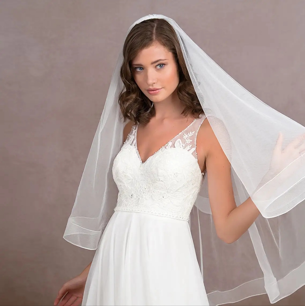 Azazie Fingertip Veil